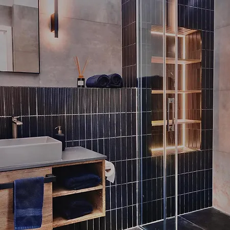 Lujza B 45 * Budapest